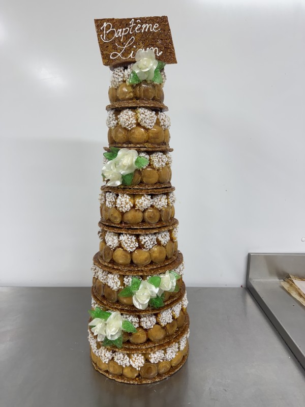 Où commander sa pièce montée personnalisée près de Bernay pour un mariage champêtre ?