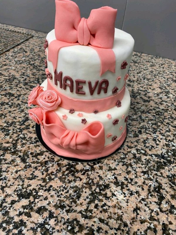 Gâteaux d'anniversaire personnalisés, number cake, letter cake, gâteaux en pâte à sucre