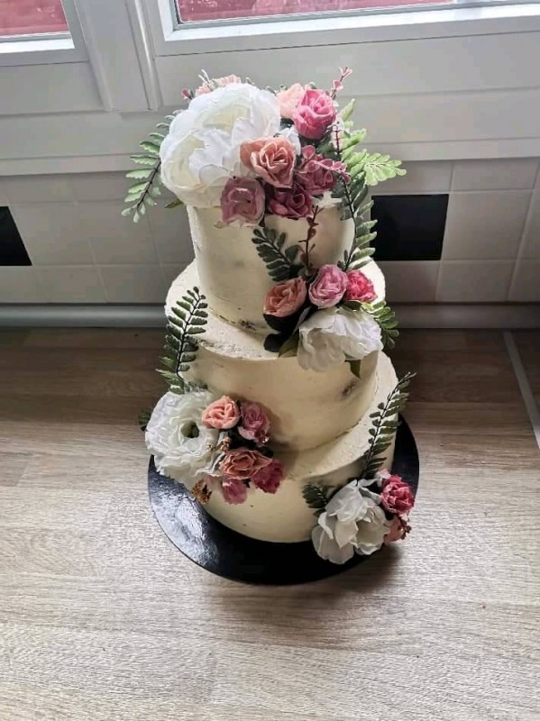 Nous organisons votre mariage à Bernay et ses environs, du vin d'honneur à la pièce montée...