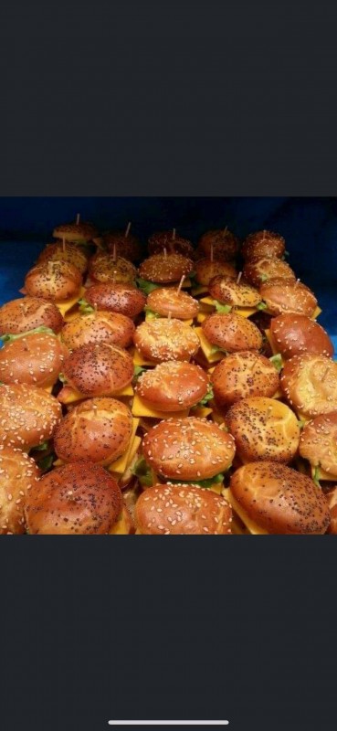 Nous organisons votre mariage à Bernay et ses environs, du vin d'honneur à la pièce montée...